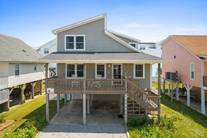 Exterior - Bees Knees at Ocean Isle Beach, private heated pool, and great views (Ocean Isle Beach)