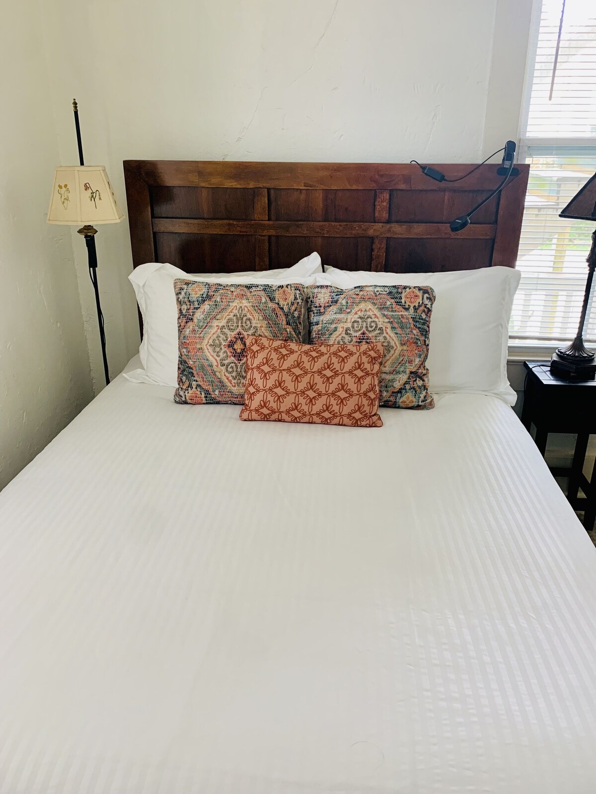 Photo 21 of Downtown Lodge-Clean-Pet Friendly-Free Parking