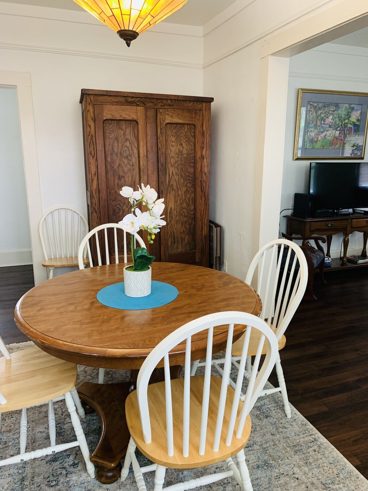 Photo 11 of Downtown Lodge-Clean-Pet Friendly-Free Parking