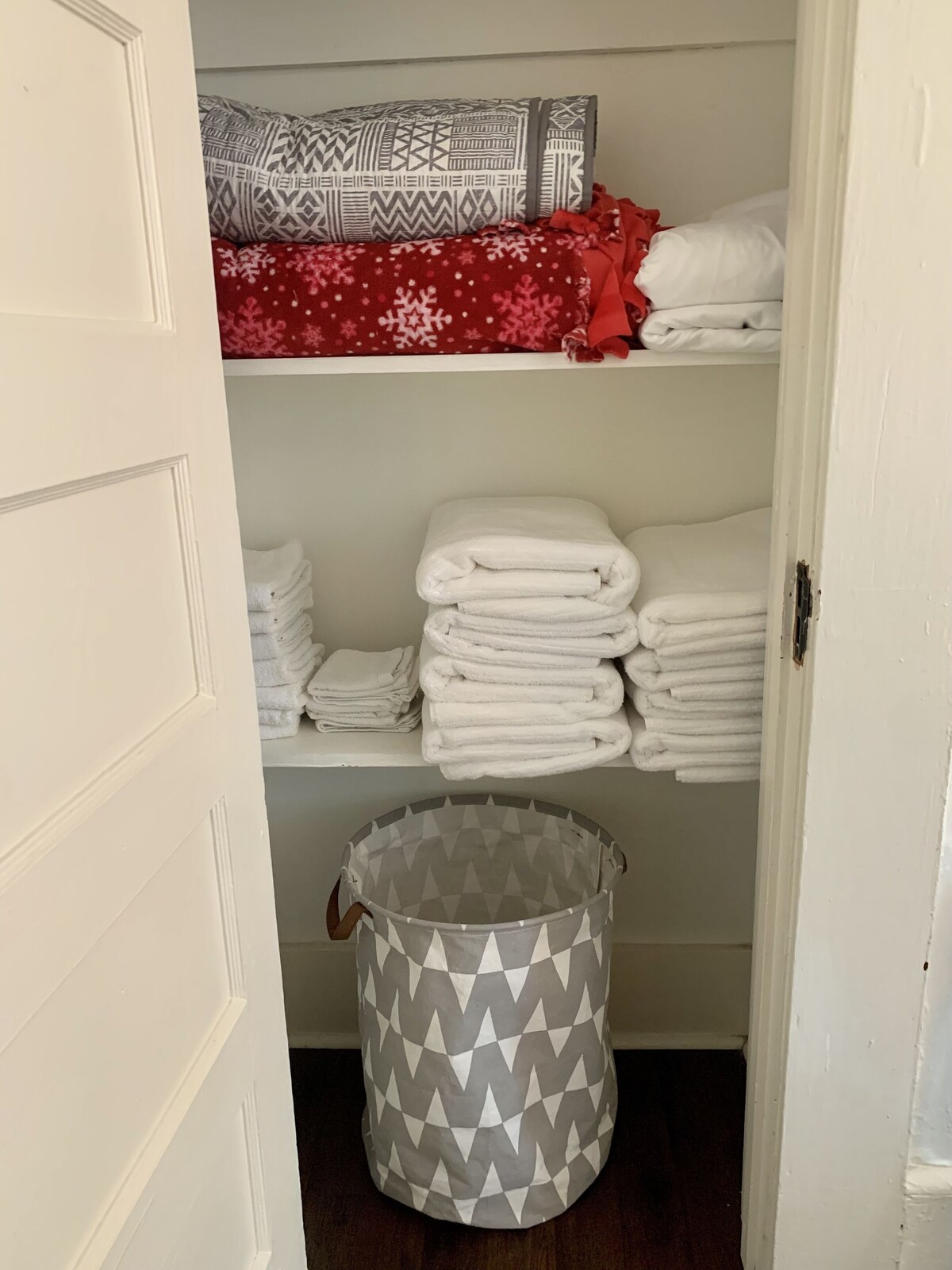 Photo 18 of Downtown Lodge-Clean-Pet Friendly-Free Parking