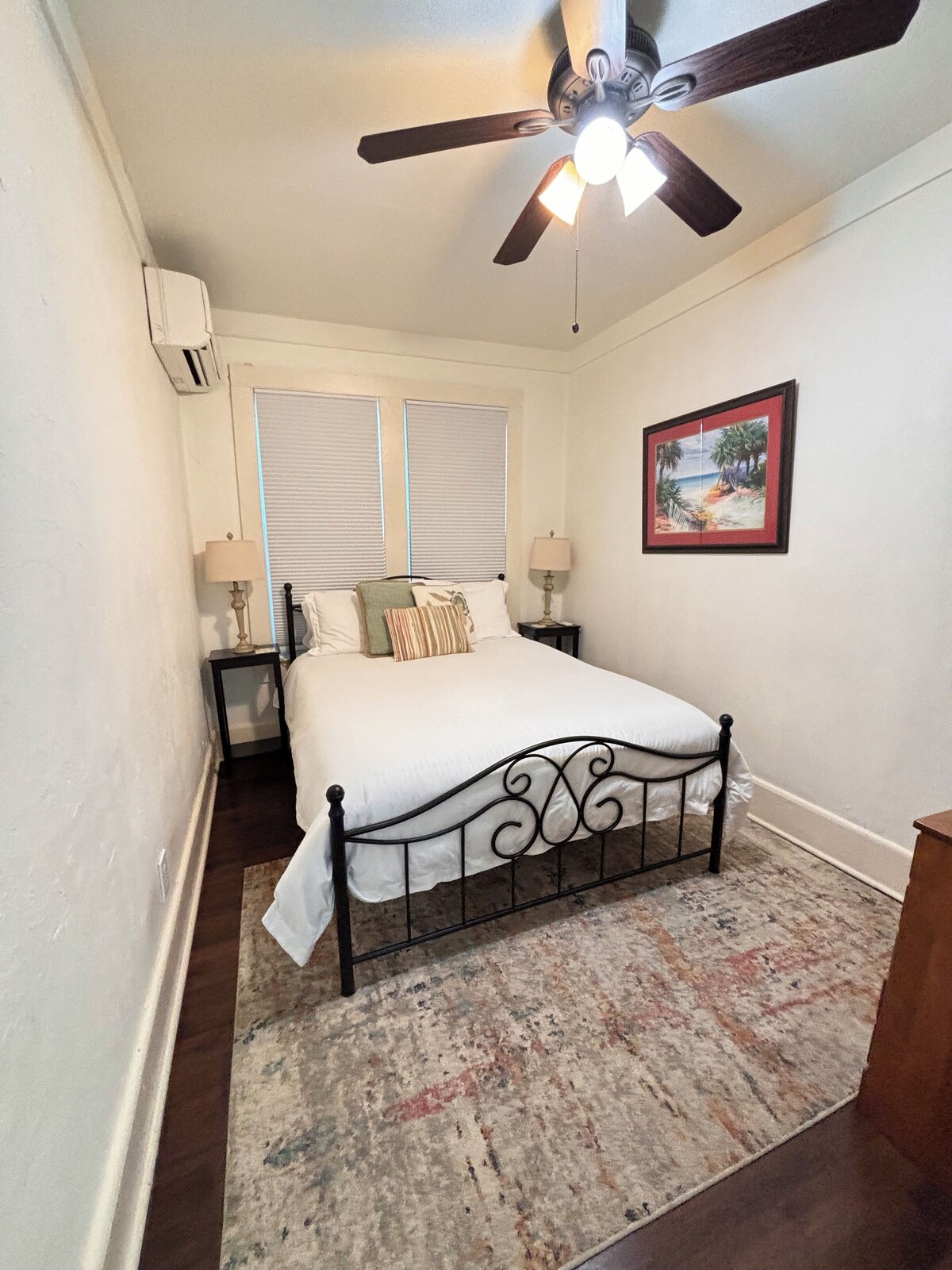 Photo 13 of Downtown Lodge-Clean-Pet Friendly-Free Parking