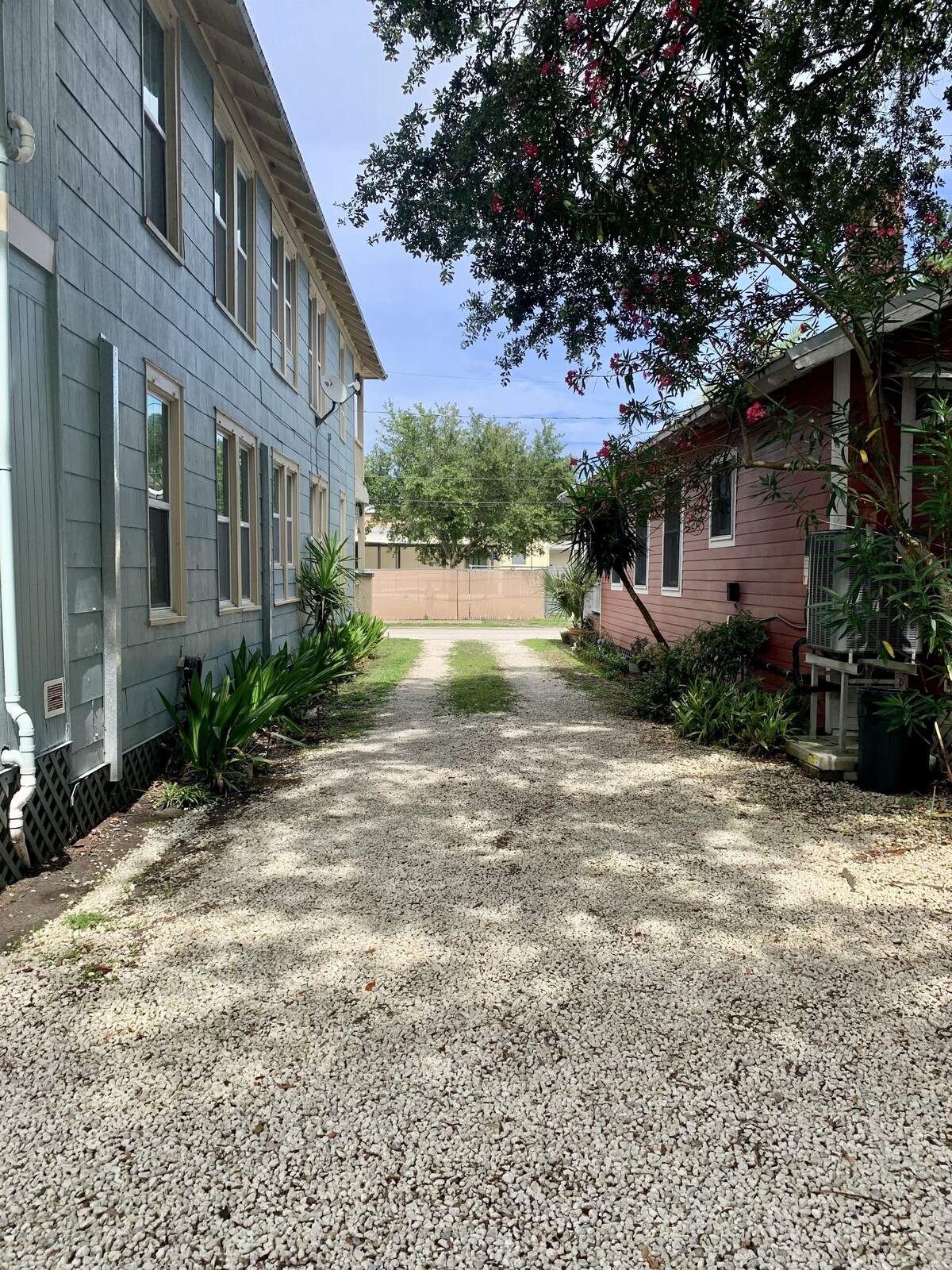 Photo 40 of Downtown Lodge-Clean-Pet Friendly-Free Parking