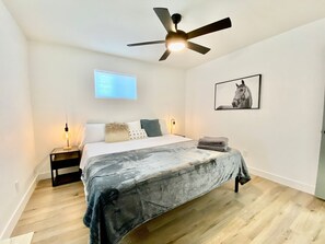 2 bedrooms, iron/ironing board, WiFi, bed sheets