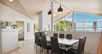 3 bedroom nice home in Sjølund