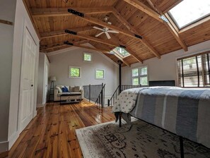 1 bedroom, desk, iron/ironing board, WiFi