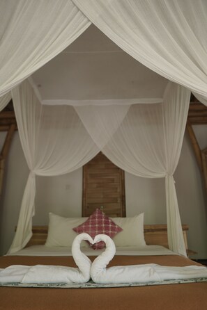 2 bedrooms, desk, free WiFi, bed sheets - Sun Sang Eco Retreats (Tabanan)