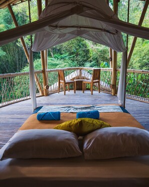 ファミリー スイート リバービュー | 2 室のベッドルー ム、デスク、WiFi (無料)、ベッドシーツ