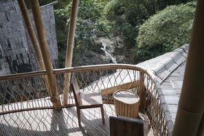 Suite Familiale, vue fleuve | Balcon