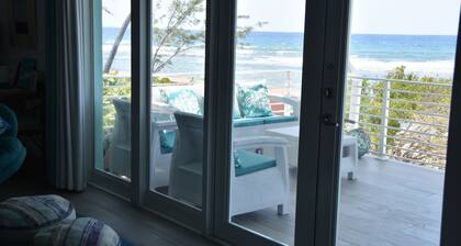 Breakers View Beach house perfect place to relax, unwind, sun, swim, snorkel