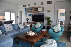 Smart TV - Breakers View Beach house perfect place to relax, unwind, sun, swim, snorkel
	

 (Grand Cayman)
