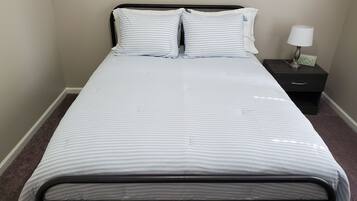 House | 3 bedrooms, premium bedding, iron/ironing board, free WiFi