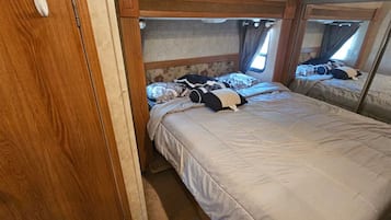 1 多间卧室、熨斗/熨衣板、免费 WiFi、床单