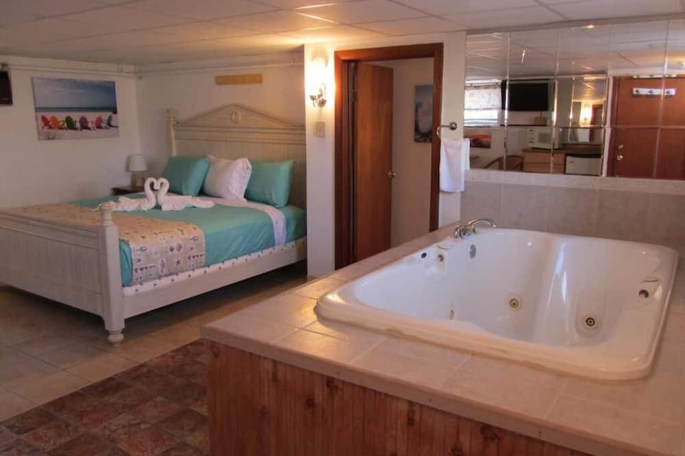 Green Dolphin Motel