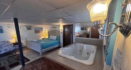 Green Dolphin Motel