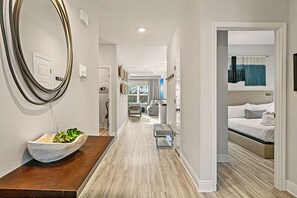 4 habitaciones, escritorio, tabla de planchar con plancha y wifi gratis