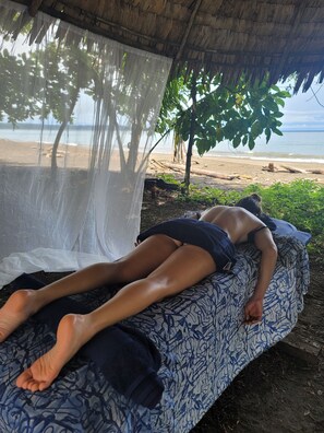 Massage in accommodation - EcoHotel Bahía Terco  (Nuquí)
