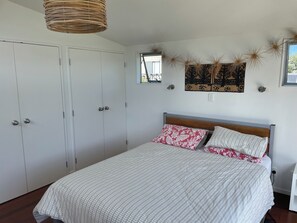 2 bedrooms, travel cot, free WiFi - Just ONE Minute TO Medlands Beach (Auckland)