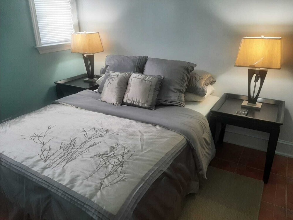 James Hideaway 15 minutes from the beach! Belair Estates Vrbo