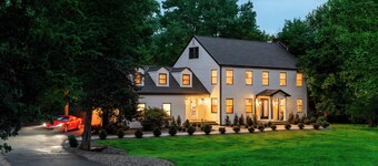 Estate 5BR 3.5Bath with IGLOO, Game Rm, Fire Pit sleeps 16- 5min Princeton dwtn