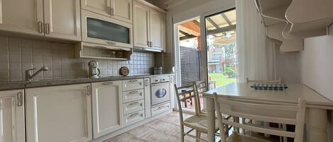 Coffee/tea maker, toaster, high chair