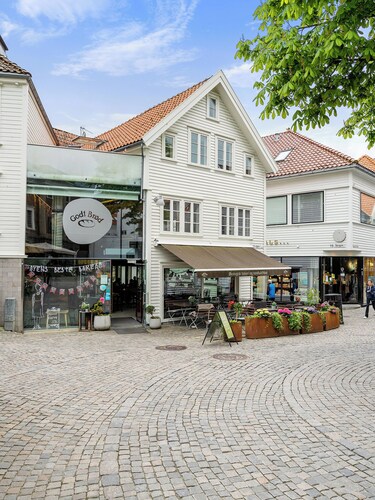 Charming Rooftop Apartment In Heart Of Stavanger