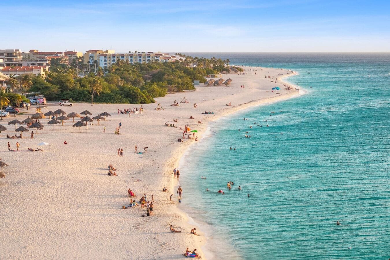 Beach nearby, sun-loungers, beach towels