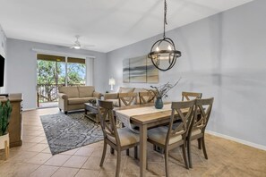 TV - Welcome to the Cypress Trace Treasure (Naples)