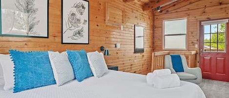 1 bedroom, iron/ironing board, travel cot, free WiFi