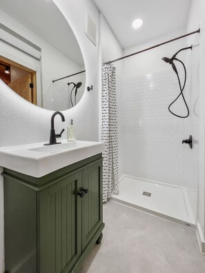 Hair dryer, towels - Guest Suite-Hot Tub-Close to Town (Rapid City)
