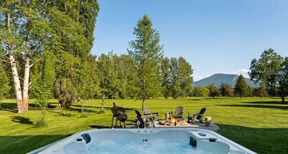 Fly-Fishing Haven, 5 Min to Glacier Park, Scenic Home with Hot Tub & Firepit