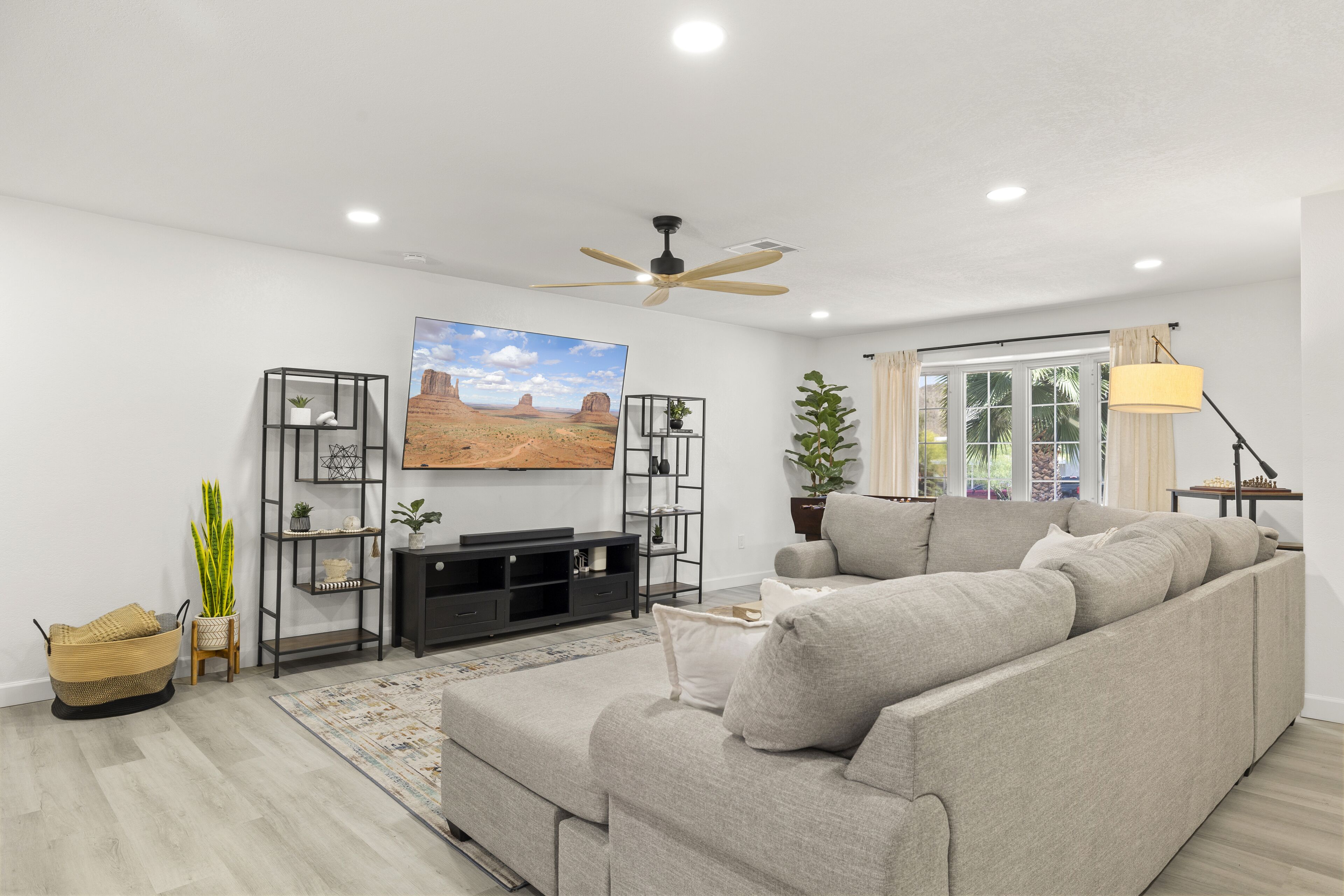 Oasis Abode Phoenix 4B3B with Pool and Mini Golf