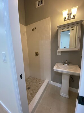 Handtücher, Seife, Toilettenpapier