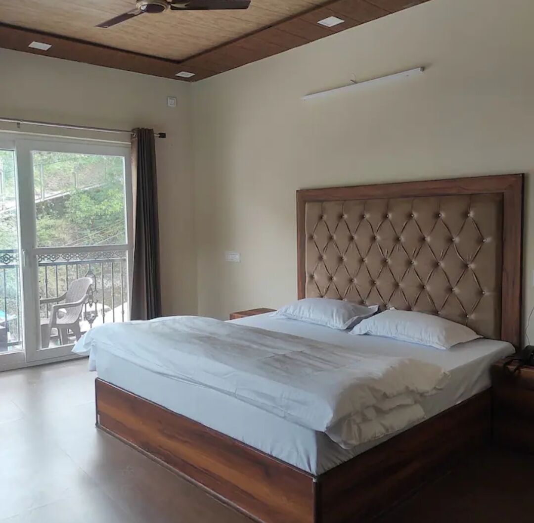 10 bedrooms, WiFi, bed sheets