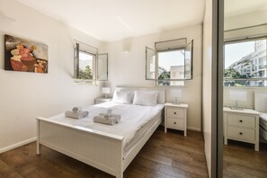 Apartment | 2 bedrooms, desk, laptop workspace, free WiFi - Stunning 2BR Apartment in Beeri (Tel Aviv)