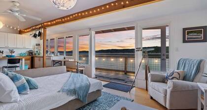 Keys on the Canal - Stunning Beachfront Bungalow!