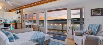 Keys on the Canal - Stunning Beachfront Bungalow!