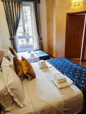 Executive Quadruple Room - Opera Italian Suite (Rome)