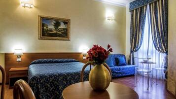 1 habitación, ropa de cama de alta calidad, cubrecamas y minibar