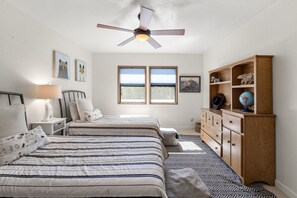 4 bedrooms, desk, iron/ironing board, free WiFi