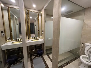 Bathroom - Espana Resort Pattaya Jomtien Beach (Pattaya)