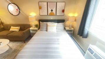 Bureau, fer et planche à repasser, Wi-Fi gratuit, draps fournis