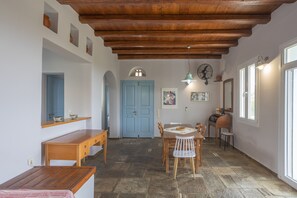 Dining - Cycladic Blue Andros (Γαύριο)