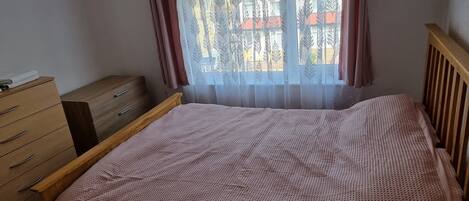 2 Schlafzimmer, Bügeleisen/Bügelbrett, kostenloses WLAN, Bettwäsche