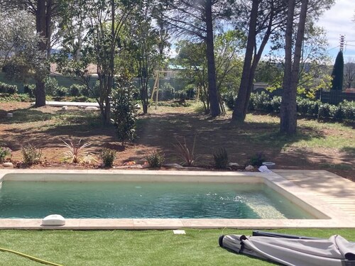Villa 6 Personnes Avec Piscine, Terrain de Boules, Jardin Privatif