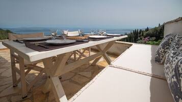 Panoramic House | Terrace/patio