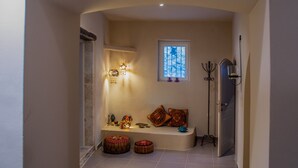 Interior entrance - La casa Soleada by CorfuEscapes (Corfu)