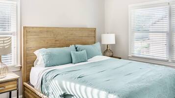 4 bedrooms, iron/ironing board, WiFi (free), bed sheets