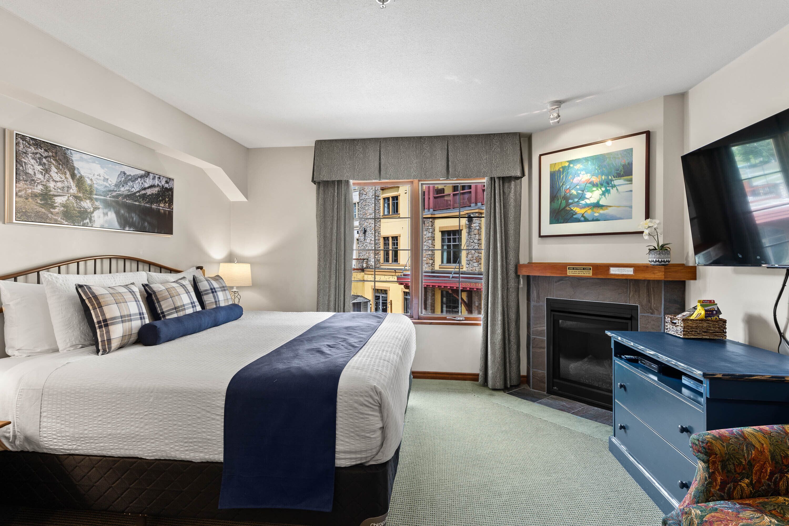 Iron/ironing board, WiFi, bed sheets, wheelchair access