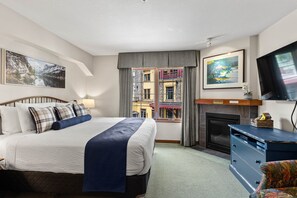 Tabla de planchar con plancha, wifi, ropa de cama