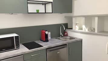 Refrigerador, microondas, parrilla de estufa y lavavajillas